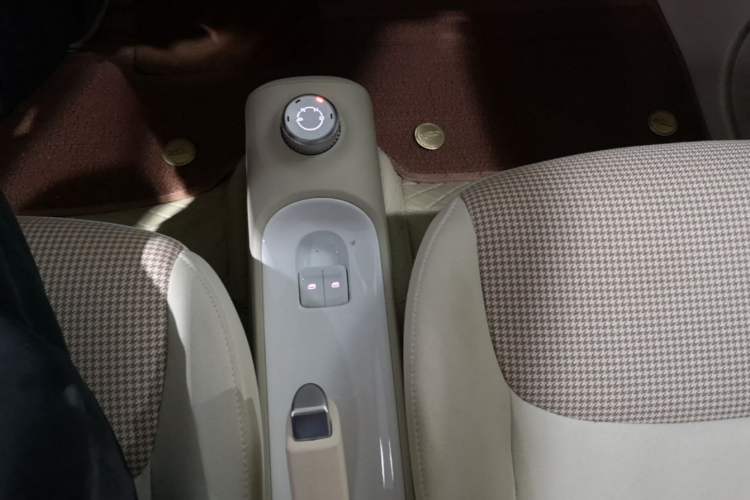 Used Wuling Hongguang MINIEV 2024 3rd Generation 215km Youth Edition Gear Lever