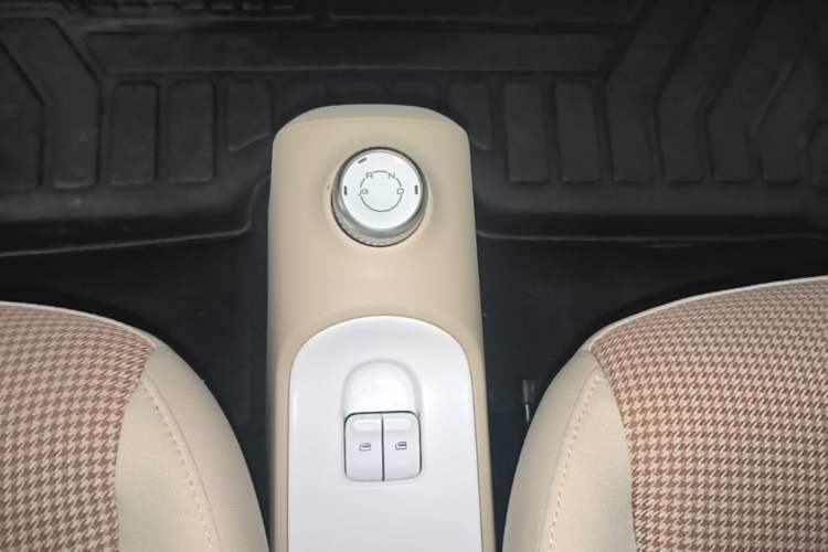 Used Wuling Hongguang MINIEV 2024 3rd Generation 215km Youth Edition Gear Lever