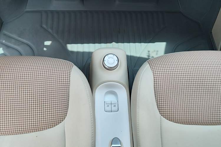 Used Wuling Hongguang MINIEV 2024 3rd Generation 215km Youth Edition Gear Lever