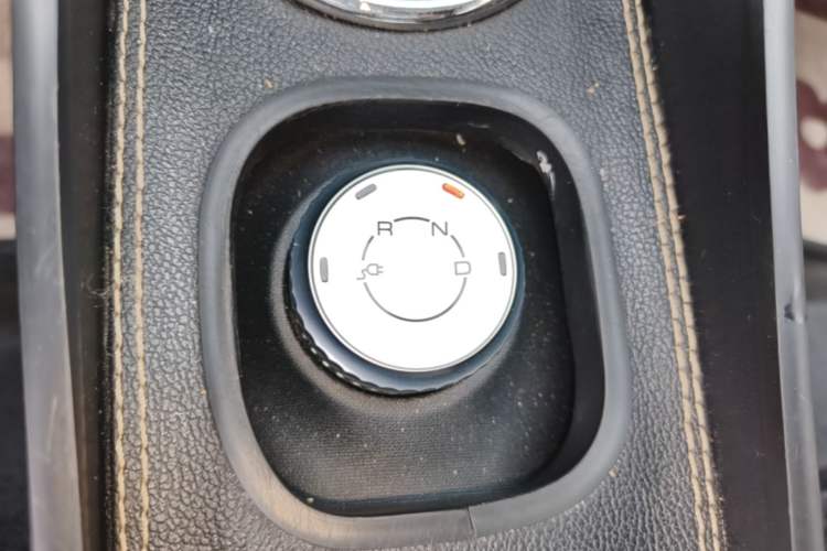 Used Wuling Hongguang MINIEV 2024 3rd Generation 215km Youth Edition Gear Lever