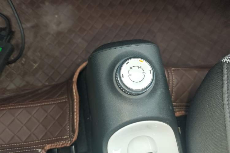 Used Wuling Hongguang MINIEV 2024 3rd Generation 215km Youth Edition Gear Lever