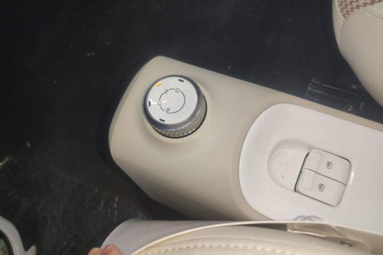 Used Wuling Hongguang MINIEV 2024 3rd Generation 215km Youth Edition Gear Lever