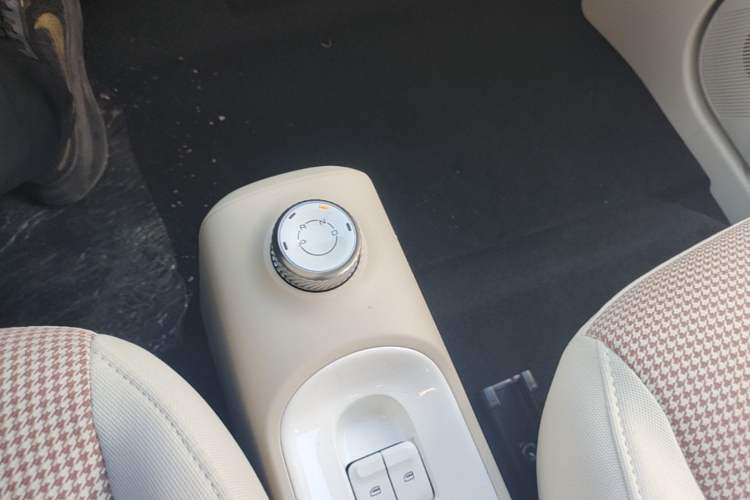 Used Wuling Hongguang MINIEV 2024 3rd Generation 215km Youth Edition Gear Lever