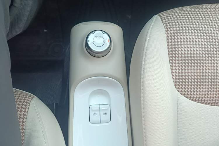 Used Wuling Hongguang MINIEV 2024 3rd Generation 215km Youth Edition Gear Lever