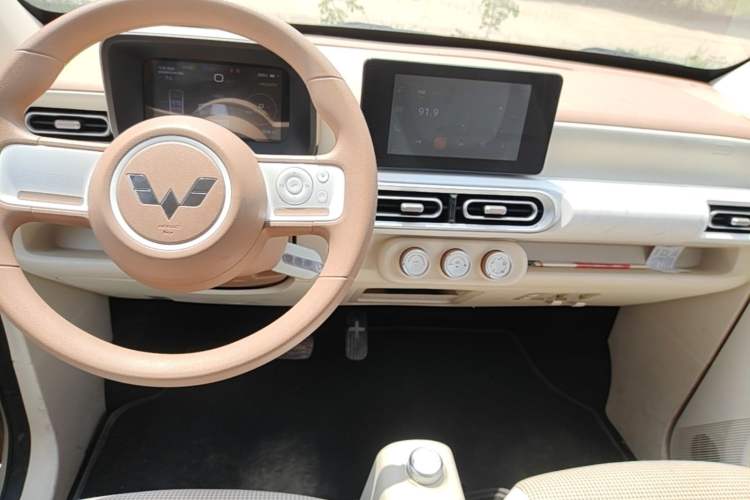 Used Wuling Hongguang MINIEV 2024 3rd Generation 215km Advanced Version Gear Lever