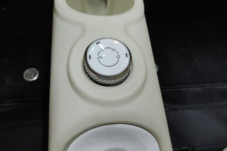 Used Wuling Hongguang MINIEV 2024 3rd Generation 215km Youth Edition Gear Lever