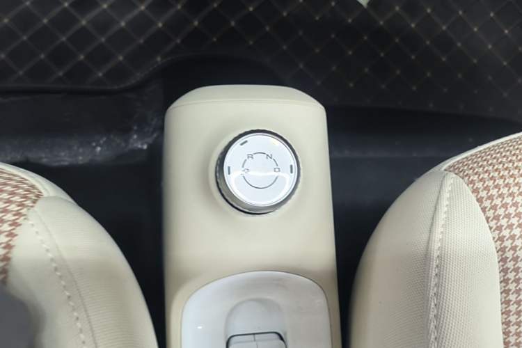 Used Wuling Hongguang MINIEV 2024 3rd Generation 215km Youth Edition Gear Lever