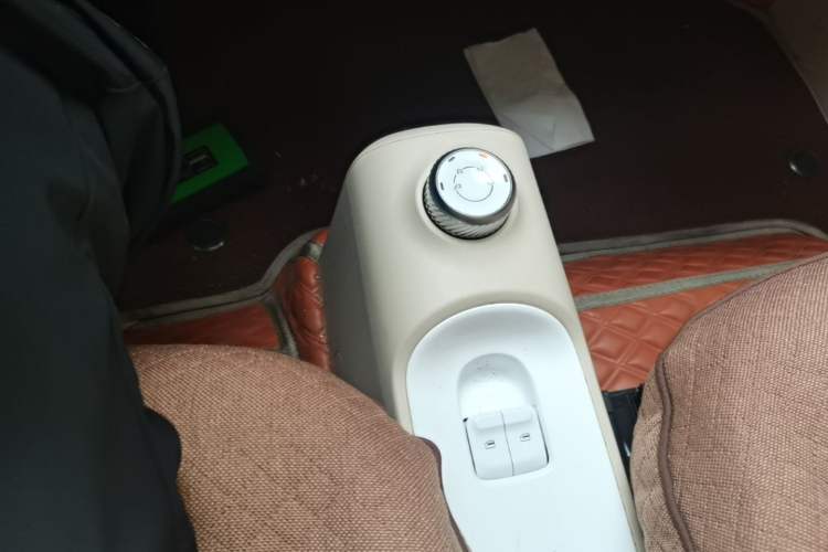 Used Wuling Hongguang MINIEV 2024 3rd Generation 215km Youth Edition Gear Lever