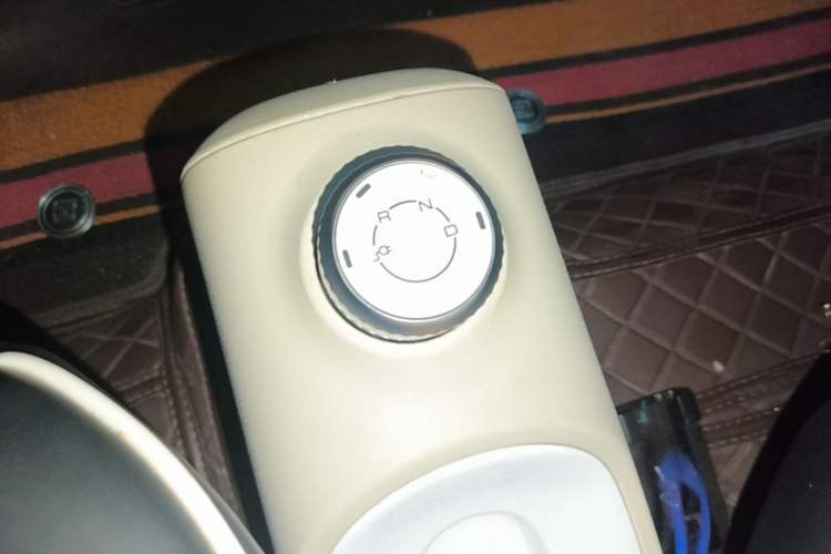 Used Wuling Hongguang MINIEV 2024 3rd Generation 215km Youth Edition Gear Lever