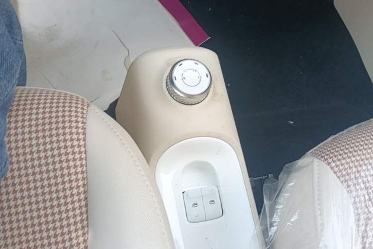 Used Wuling Hongguang MINIEV 2024 3rd Generation 215km Youth Edition Gear Lever