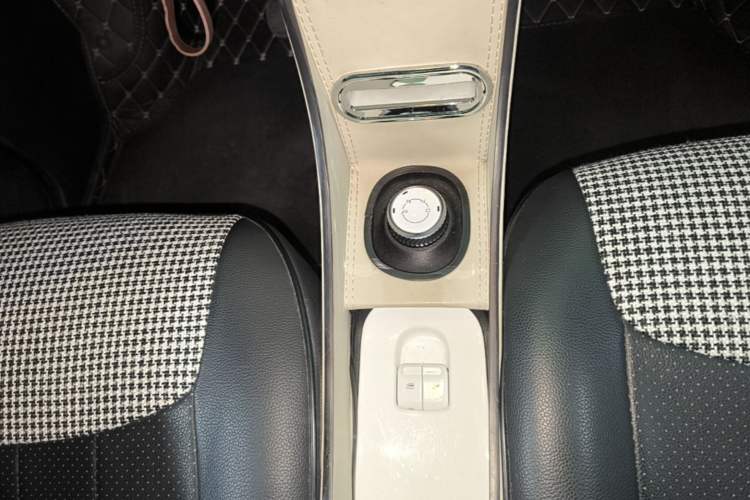 Used Wuling Hongguang MINIEV 2024 3rd Generation 215km Advanced Version Gear Lever