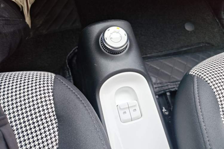 Used Wuling Hongguang MINIEV 2024 3rd Generation 215km Advanced Version Gear Lever
