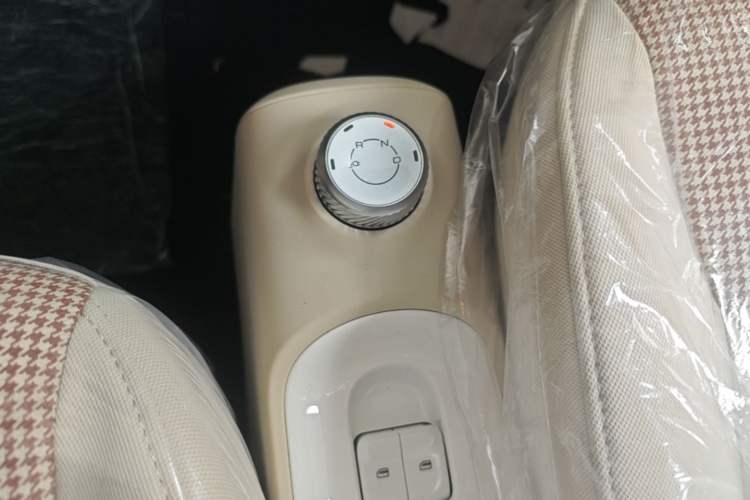 Used Wuling Hongguang MINIEV 2024 3rd Generation 215km Youth Edition Gear Lever