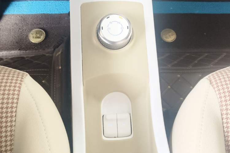 Used Wuling Hongguang MINIEV 2024 3rd Generation 215km Youth Edition Gear Lever