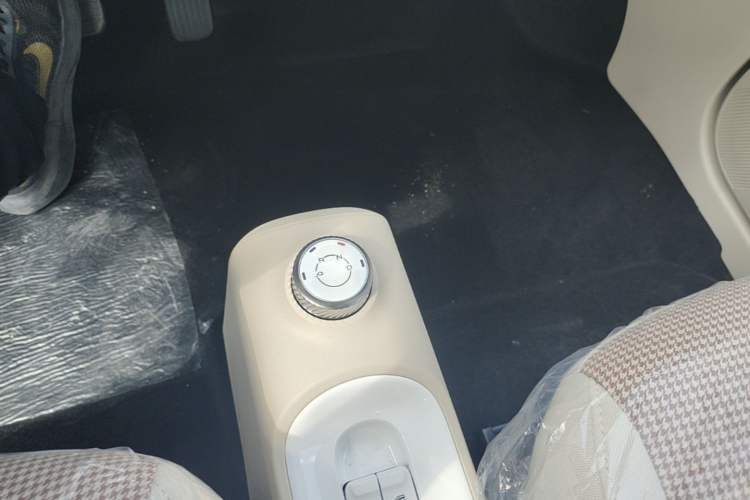 Used Wuling Hongguang MINIEV 2024 3rd Generation 215km Youth Edition Gear Lever