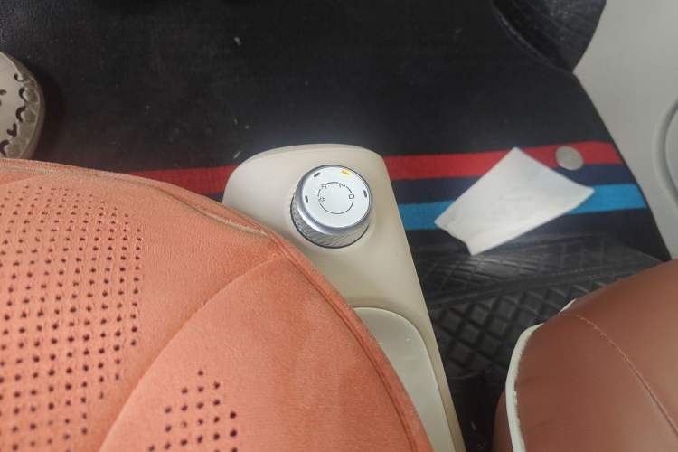 Used Wuling Hongguang MINIEV 2024 3rd Generation 215km Youth Edition Gear Lever