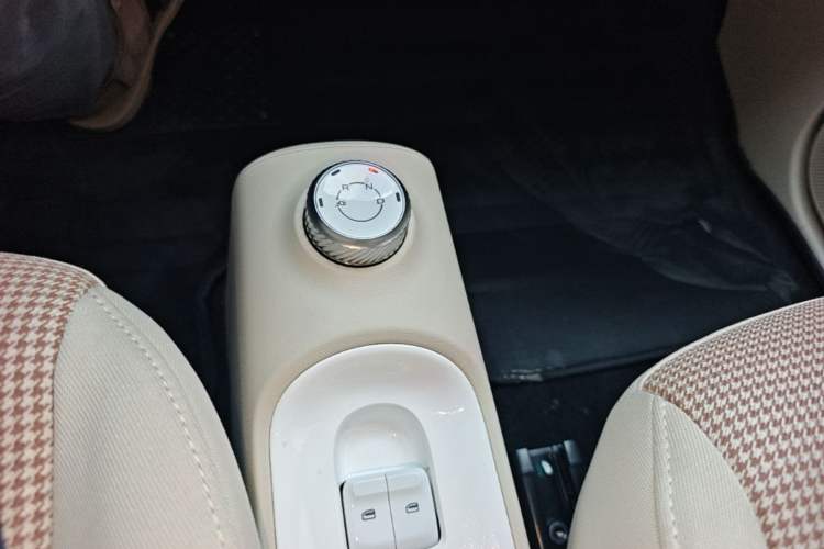 Used Wuling Hongguang MINIEV 2024 3rd Generation 215km Youth Edition Gear Lever