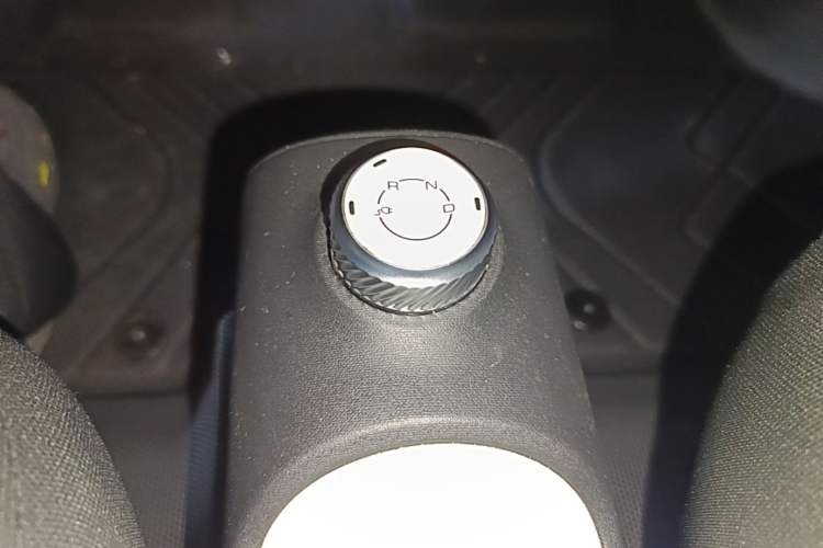 Used Wuling Hongguang MINIEV 2024 3rd Generation 215km Youth Edition Gear Lever