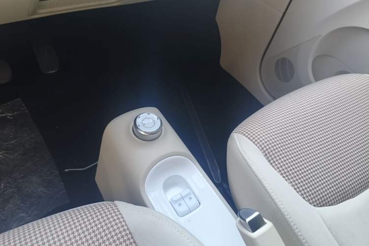 Used Wuling Hongguang MINIEV 2024 3rd Generation 215km Youth Edition Gear Lever