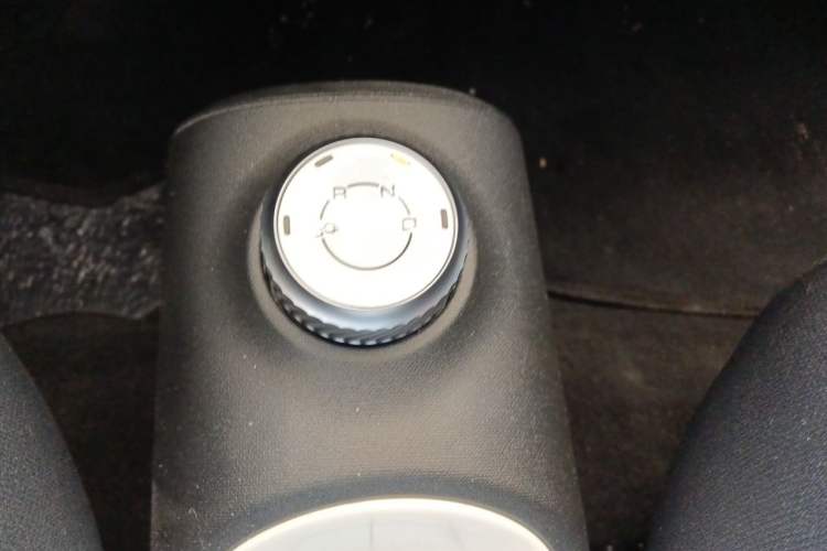 Used Wuling Hongguang MINIEV 2024 3rd Generation 215km Youth Edition Gear Lever