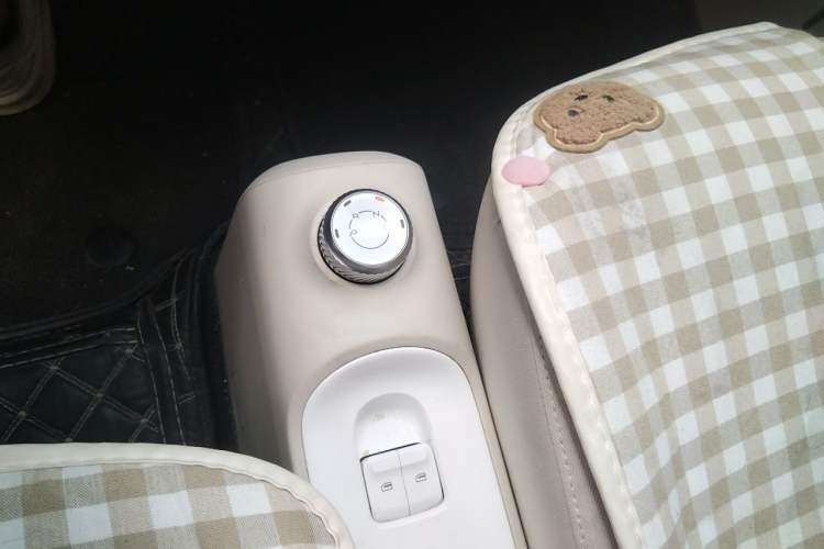 Used Wuling Hongguang MINIEV 2024 3rd Generation 215km Advanced Version Gear Lever