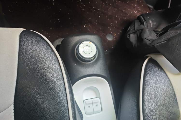 Used Wuling Hongguang MINIEV 2024 3rd Generation 215km Youth Edition Gear Lever