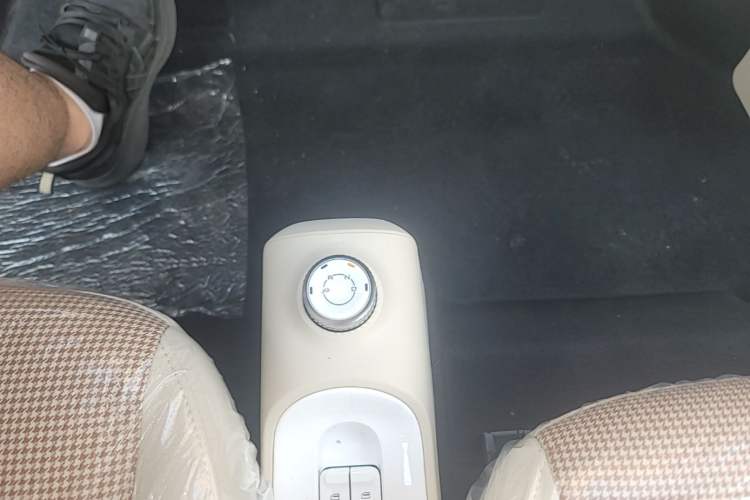 Used Wuling Hongguang MINIEV 2024 3rd Generation 215km Youth Edition Gear Lever