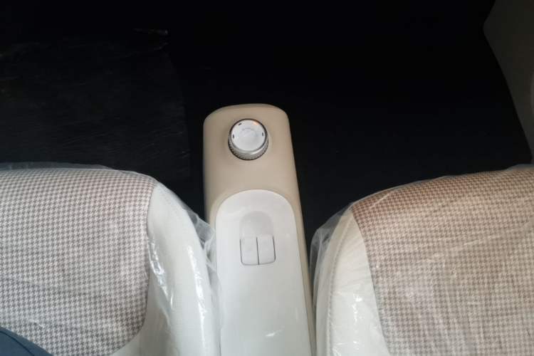 Used Wuling Hongguang MINIEV 2024 3rd Generation 215km Youth Edition Gear Lever