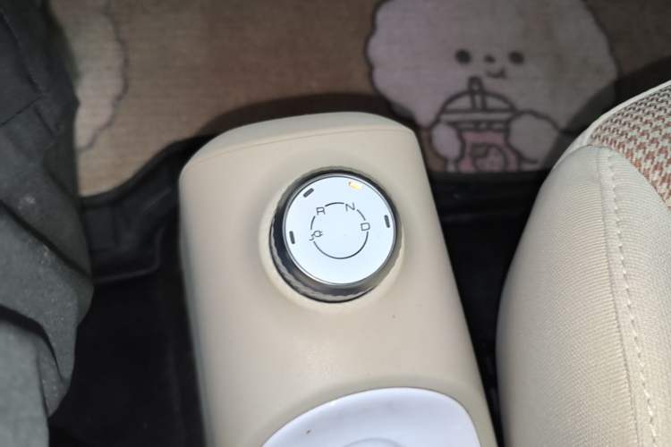 Used Wuling Hongguang MINIEV 2024 3rd Generation 215km Youth Edition Gear Lever