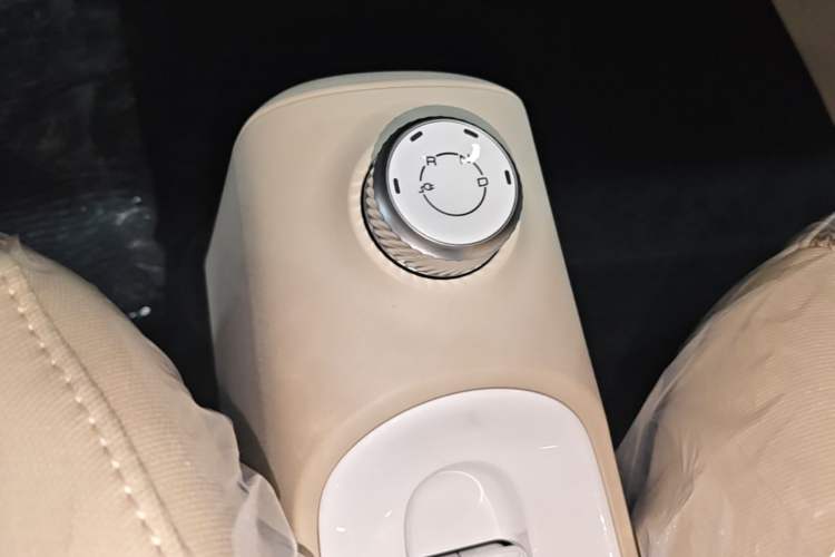 Used Wuling Hongguang MINIEV 2024 3rd Generation 215km Youth Edition Gear Lever