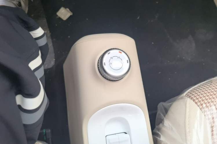 Used Wuling Hongguang MINIEV 2024 3rd Generation 215km Advanced Version Gear Lever