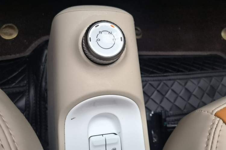 Used Wuling Hongguang MINIEV 2024 3rd Generation 215km Youth Edition Gear Lever