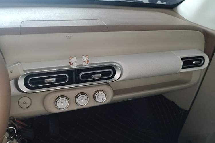 Used Wuling Hongguang MINIEV 2024 3rd Generation 215km Youth Edition Gear Lever
