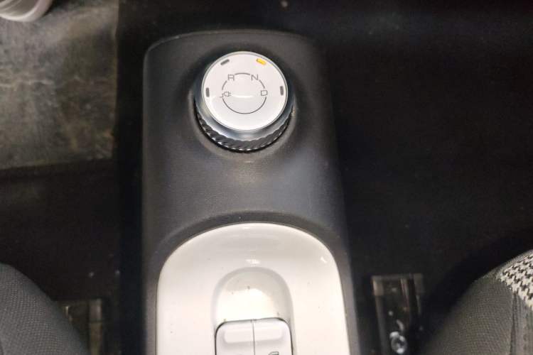 Used Wuling Hongguang MINIEV 2024 3rd Generation 170 km Gear Lever