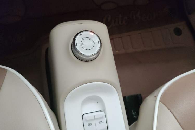 Used Wuling Hongguang MINIEV 2024 3rd Generation 215km Youth Edition Gear Lever