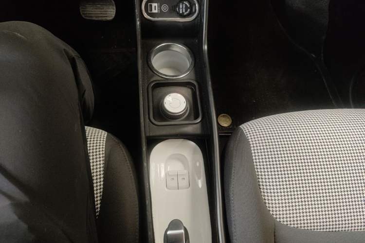 Used Wuling Hongguang MINIEV 2024 3rd Generation 215km Youth Edition Gear Lever