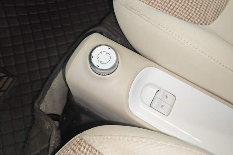 Used Wuling Hongguang MINIEV 2024 3rd Generation 215km Advanced Version Gear Lever