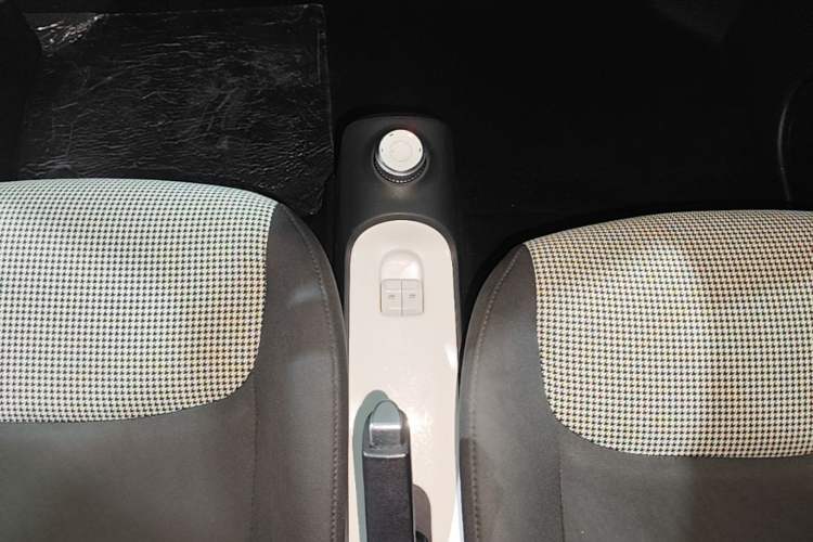 Used Wuling Hongguang MINIEV 2024 3rd Generation 215km Youth Edition Gear Lever