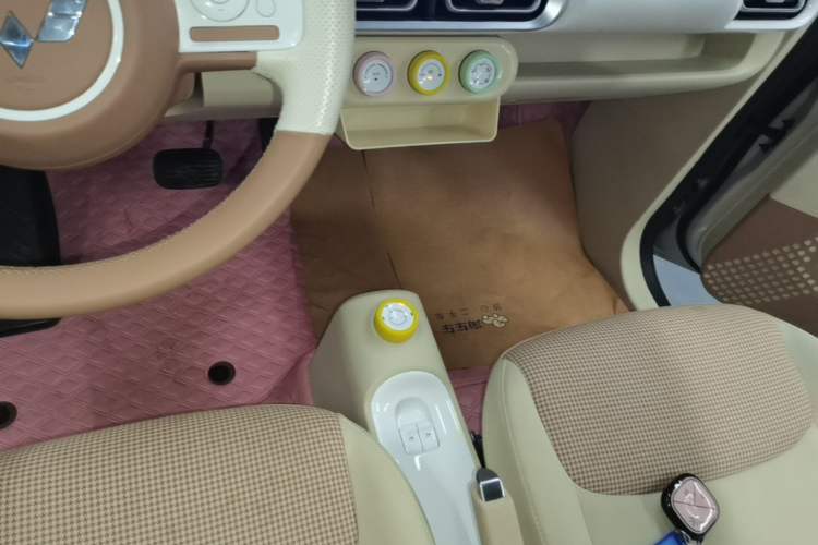 Used Wuling Hongguang MINIEV 2024 3rd Generation 215km Youth Edition Gear Lever