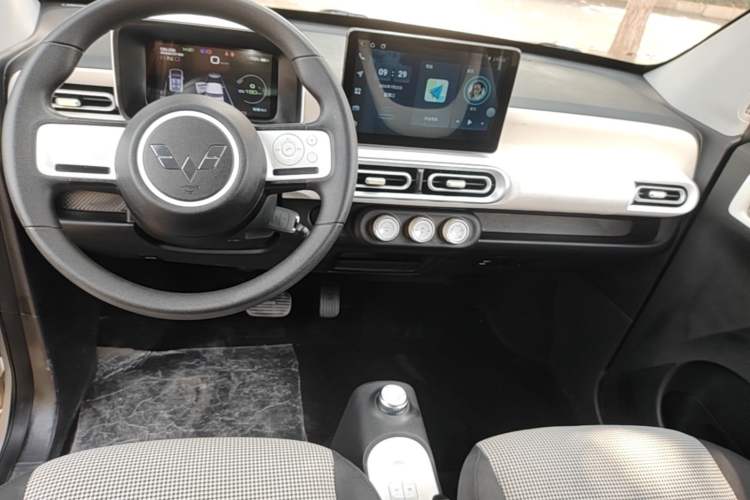 Used Wuling Hongguang MINIEV 2024 3rd Generation 215km Youth Edition Gear Lever
