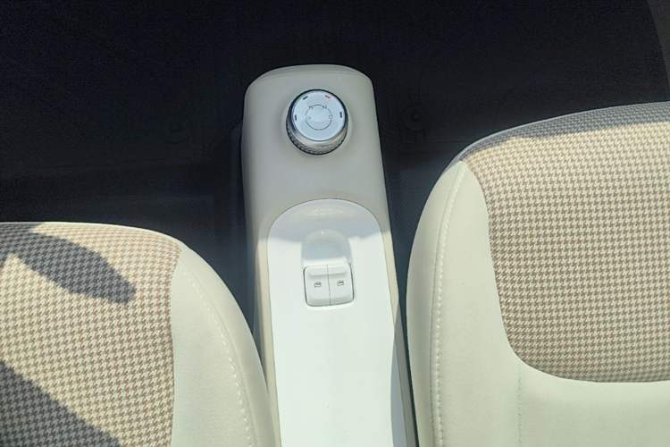 Used Wuling Hongguang MINIEV 2024 3rd Generation 215km Youth Edition Gear Lever