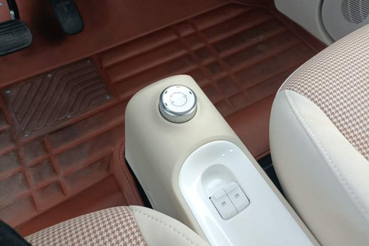 Used Wuling Hongguang MINIEV 2024 3rd Generation 215km Youth Edition Gear Lever