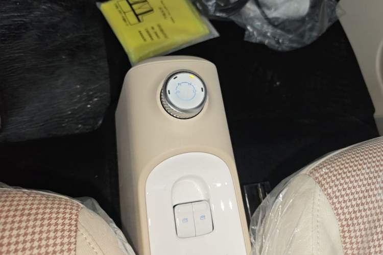 Used Wuling Hongguang MINIEV 2024 3rd Generation 215km Youth Edition Gear Lever