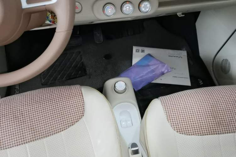 Used Wuling Hongguang MINIEV 2024 3rd Generation 215km Advanced Version Gear Lever