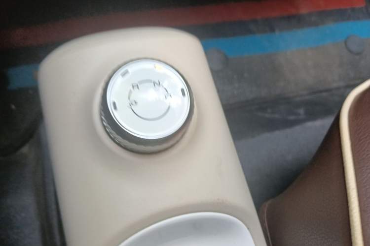 Used Wuling Hongguang MINIEV 2024 3rd Generation 215km Youth Edition Gear Lever