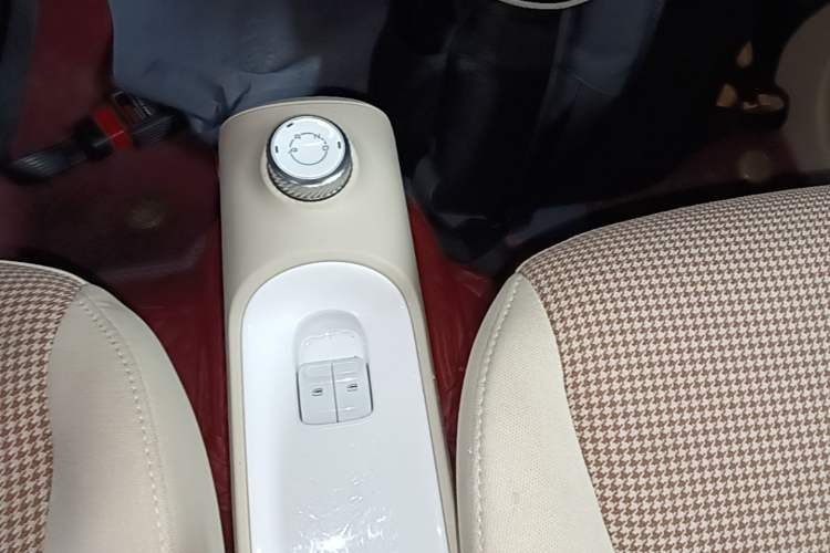 Used Wuling Hongguang MINIEV 2024 3rd Generation 215km Youth Edition Gear Lever