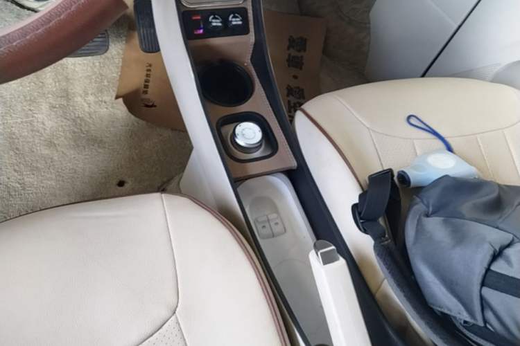 Used Wuling Hongguang MINIEV 2024 3rd Generation 215km Youth Edition Gear Lever