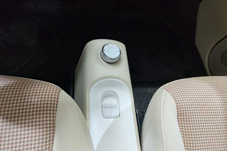 Used Wuling Hongguang MINIEV 2024 3rd Generation 215km Youth Edition Gear Lever