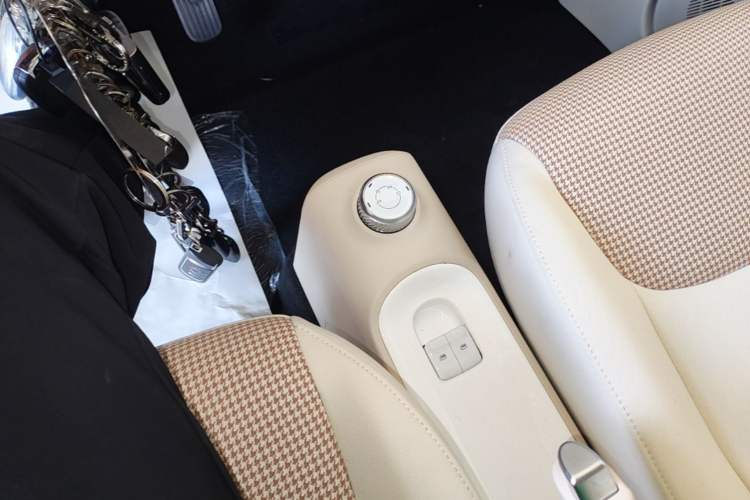 Used Wuling Hongguang MINIEV 2024 3rd Generation 215km Youth Edition Gear Lever