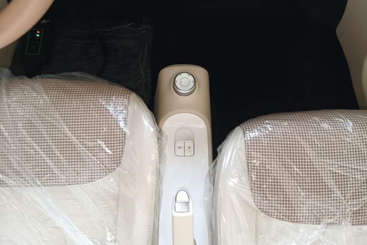 Used Wuling Hongguang MINIEV 2024 3rd Generation 215km Youth Edition Gear Lever